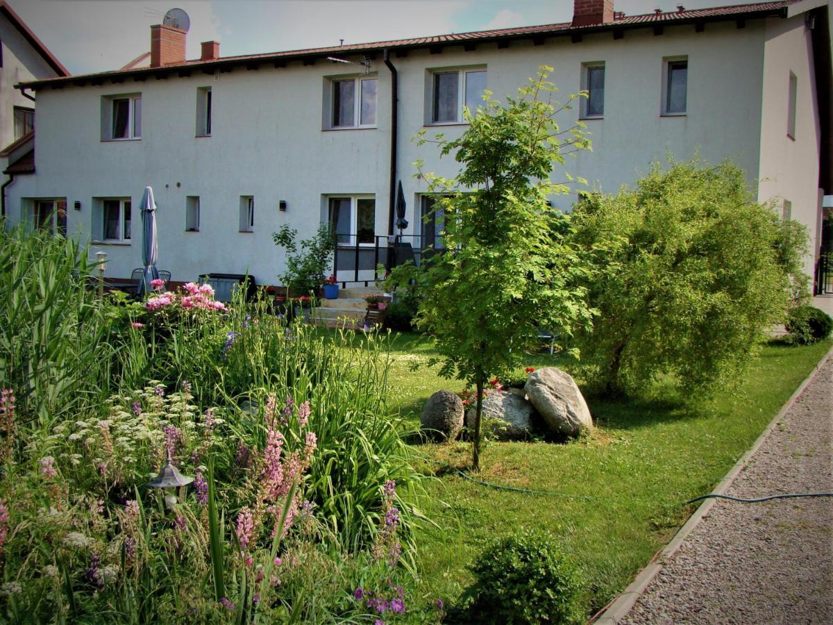 Pokoje Przy Kominie Piecki  Exterior photo